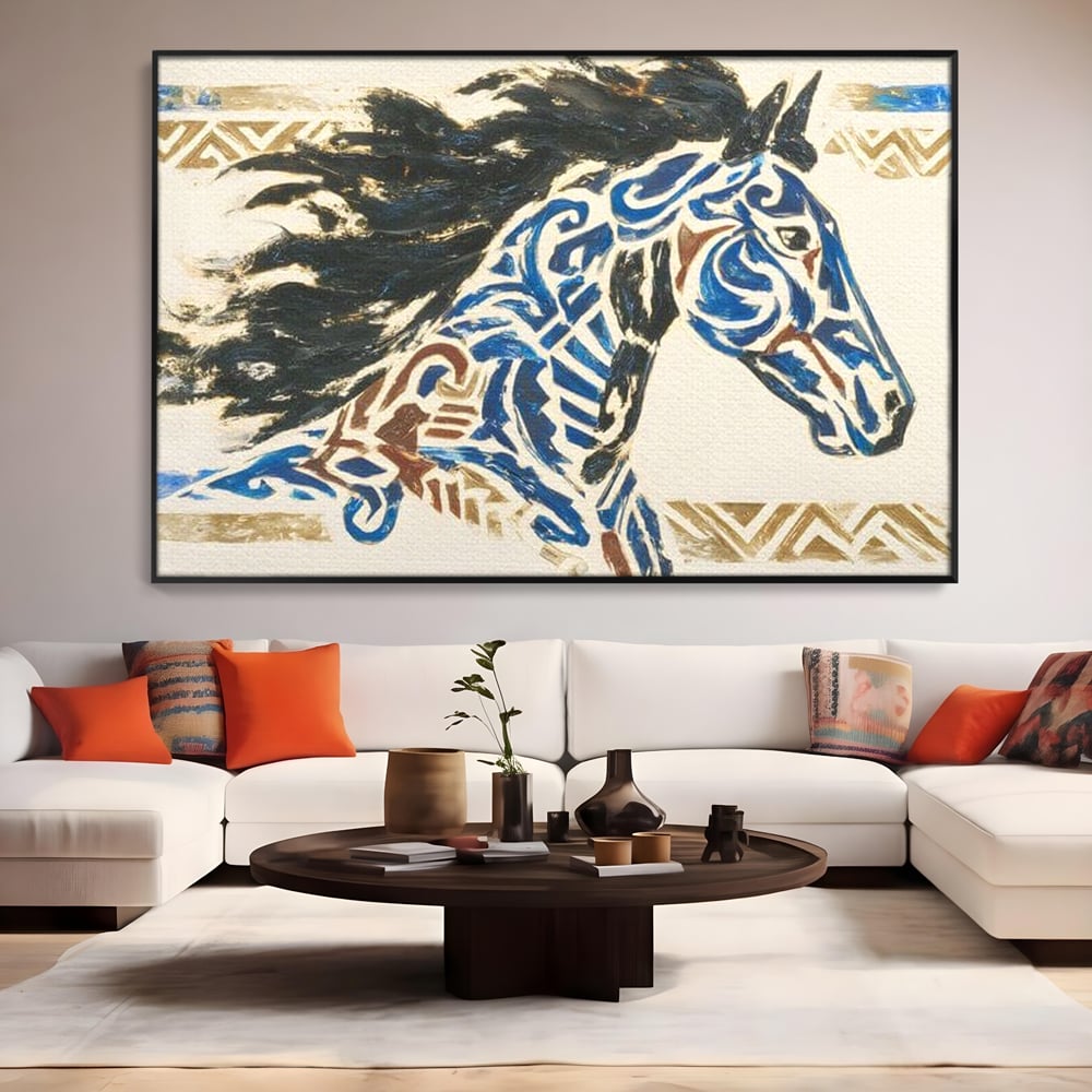 Tablou canvas cu tablou canvas cu un cal in galop, in rama de aluminiu negru, pe perete intr-un living